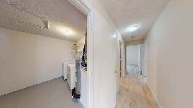 Building Photo - 5401 Pinnacle Ln