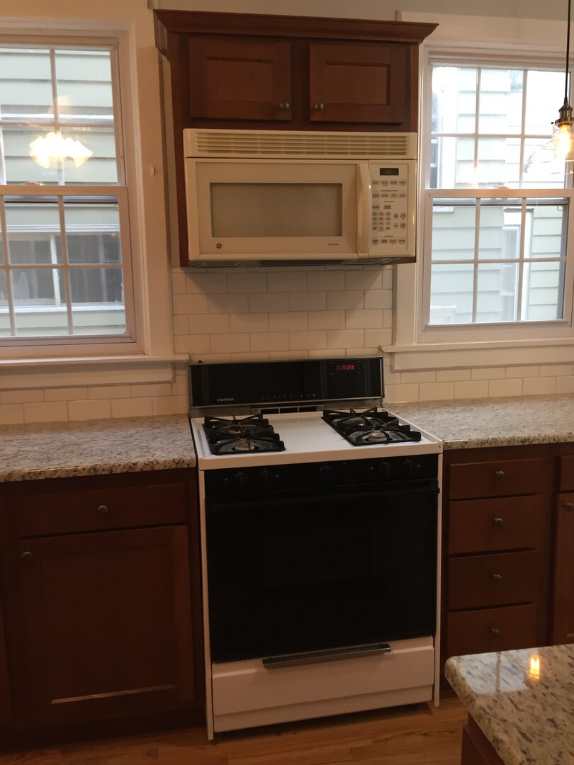 Building Photo - 940 Westcott St