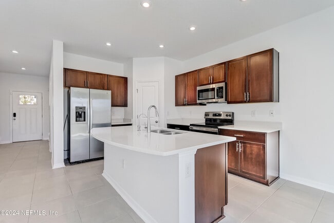 Building Photo - 13115 Annie’s Walk Dr
