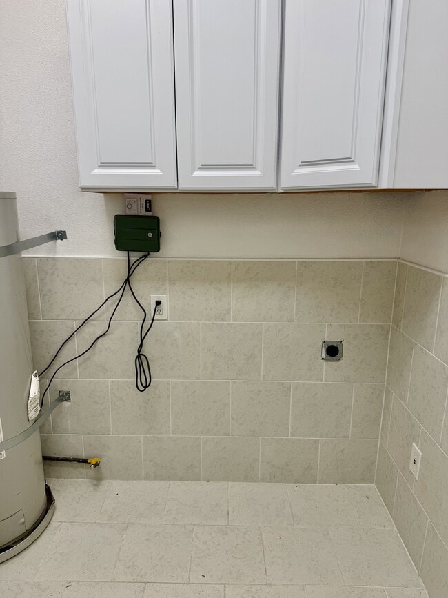 Building Photo - 986 S Hope Ave