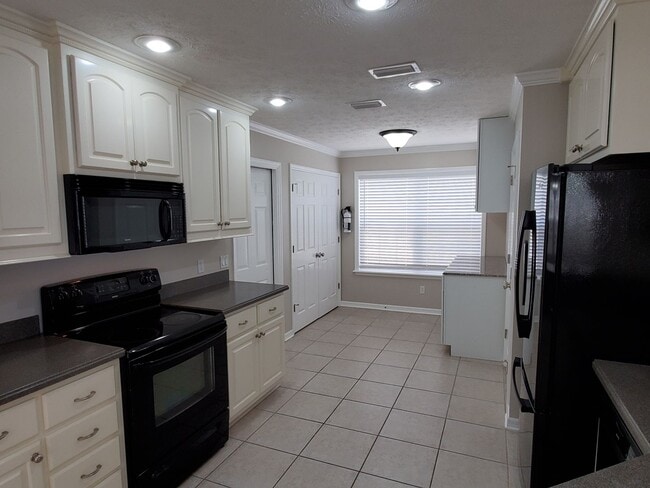 Building Photo - Waterfront Home on Lake Marin! 3 BR|2.5 BA with Great Outdoor Space!