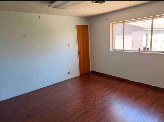 Building Photo - 113 Stull Ct