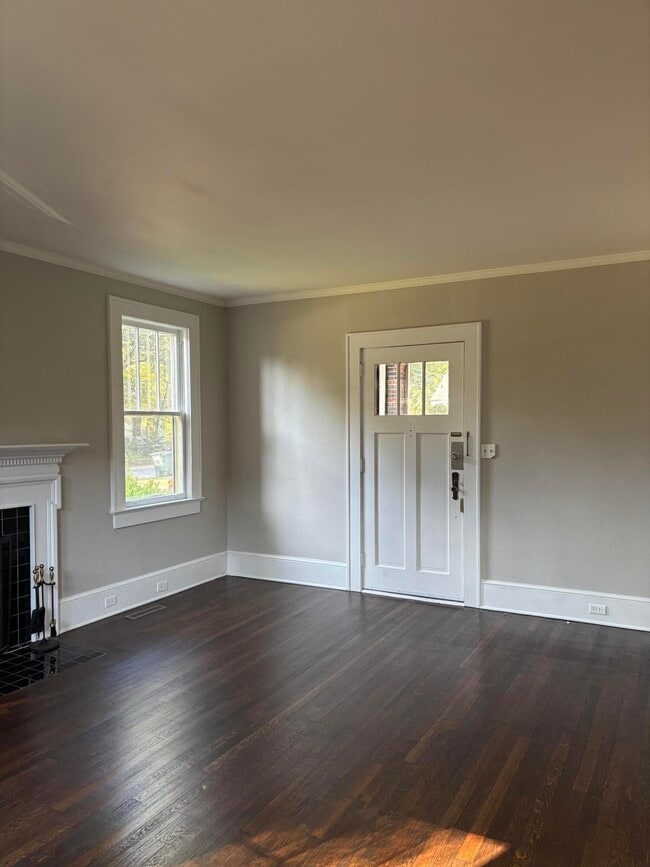 Building Photo - 41 W Charlotte Ave