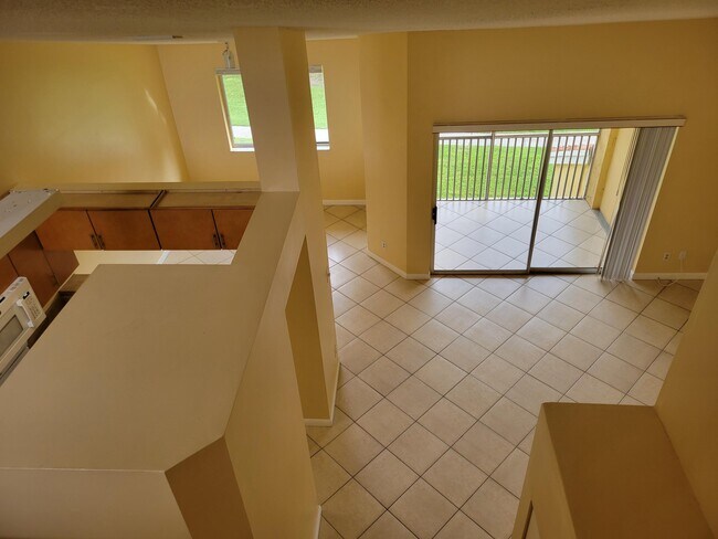 Building Photo - 1112 Coral Club Dr