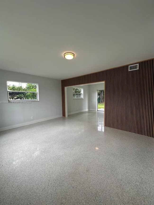 Building Photo - 1189 NW 45th Ave