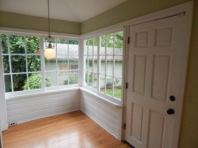 Building Photo - 2Bd/2Ba Two Story House - Available Soon!
