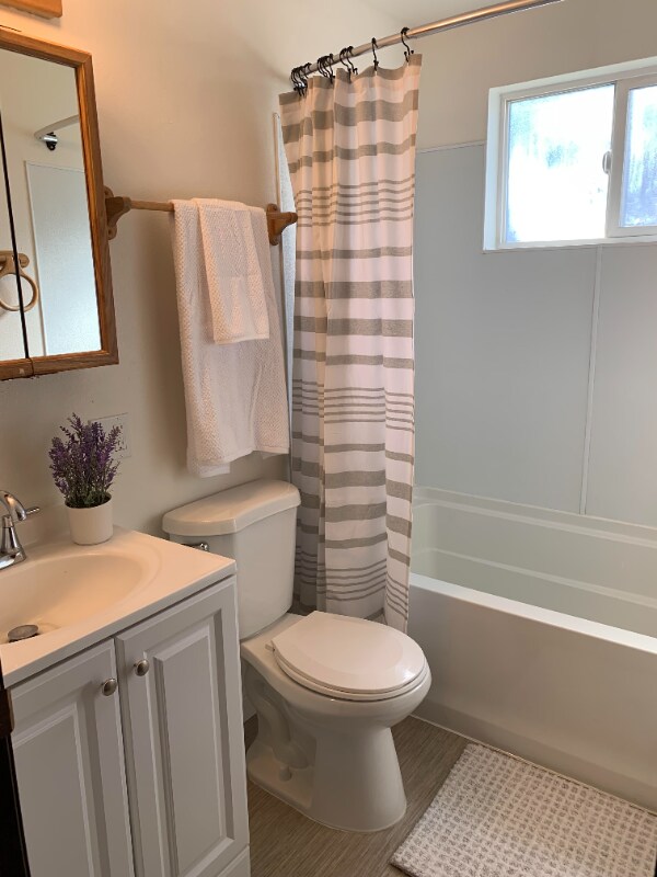 Building Photo - 116 1st Ave W