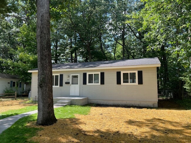 Building Photo - 322 Cochlin St