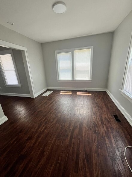 Building Photo - 1262 E 20th Ave