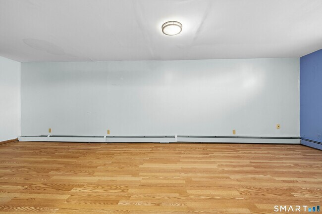 Building Photo - 12 Beach Park Rd