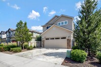 Building Photo - Discover this charming 4-bedroom, 2.5-bath...
