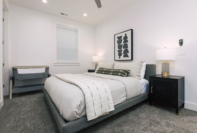 Building Photo - 1428 S Colorado Ave