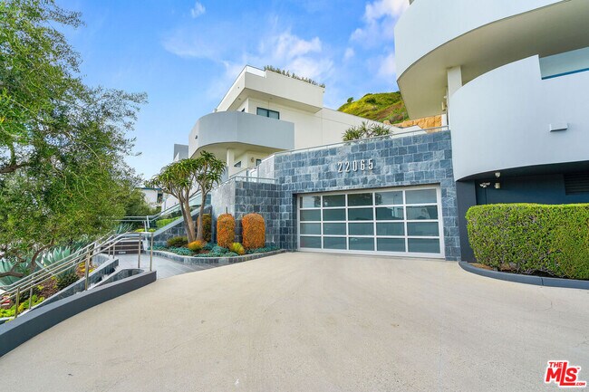 Building Photo - 22065 Pacific Coast Hwy