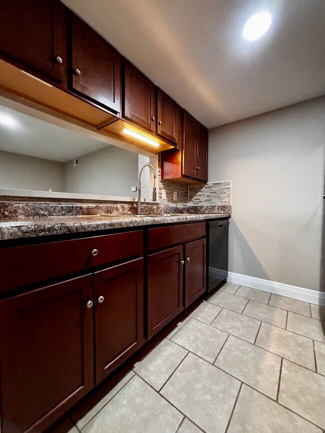 Building Photo - Newly Renovated 2-Bedroom Apartment in Serene Kettering – Schedule a Tour Today!