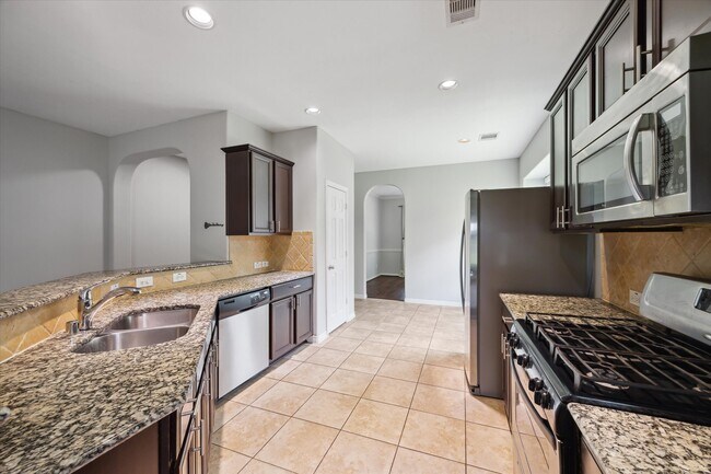 Building Photo - 3105 W Trail Dr