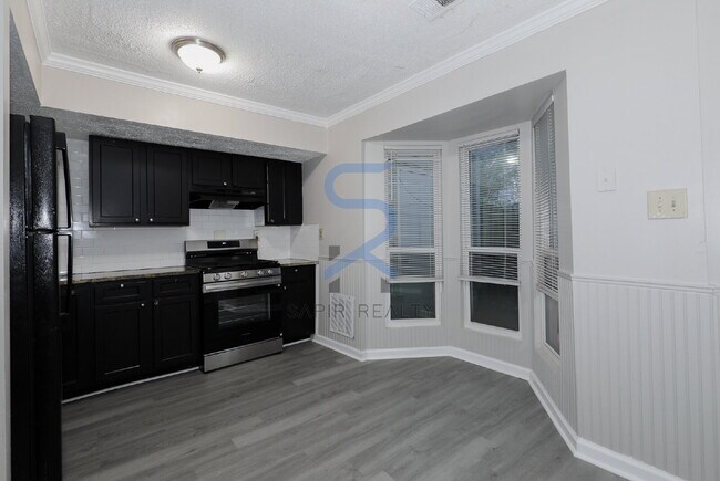 Building Photo - Move in before November 30th and choose your reward: a $250 Amazon Gift Card or a 55" Smart TV!