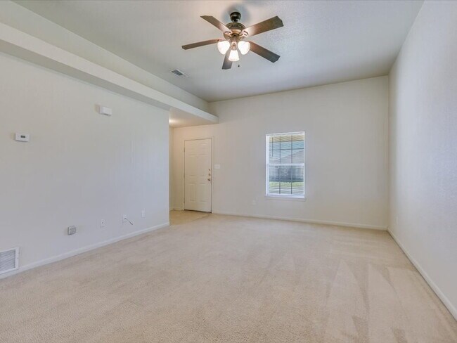 Building Photo - 3805 El Paso Dr