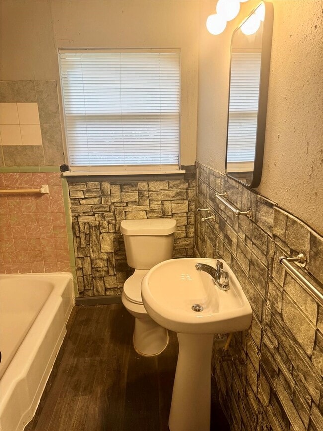 Building Photo - 7915 Flintridge Dr