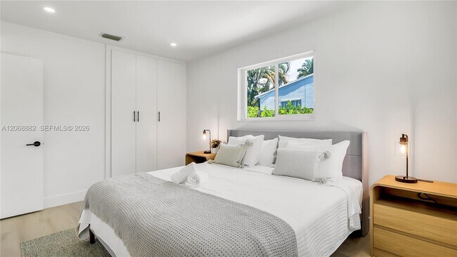 Building Photo - 1116 N 31st Ave