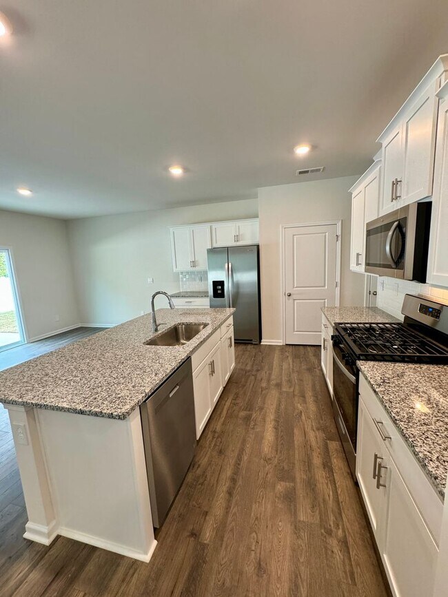 Building Photo - 3BR/2.5BA Home in Hamilton Woods