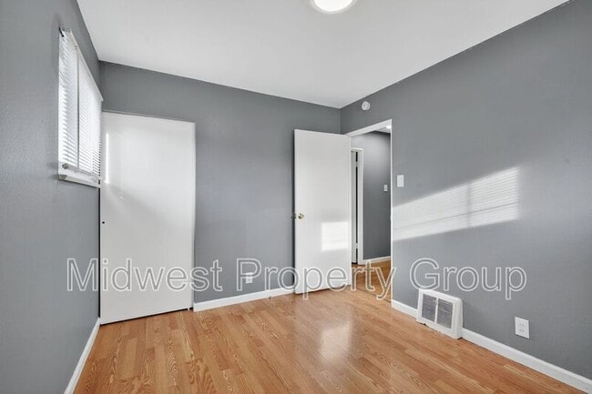 Building Photo - 148 Glen Garry Rd