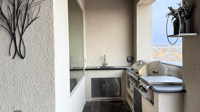 Building Photo - 12408 Fresh Water Dr