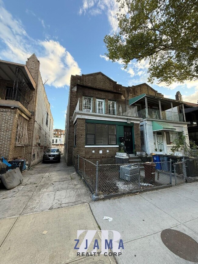 Building Photo - 240 Sullivan Pl