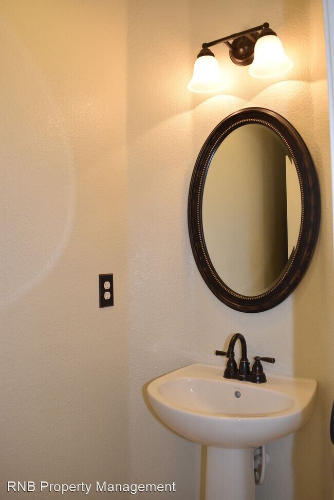 Building Photo - 4 br, 2.5 bath House - 5700 Lavender Court