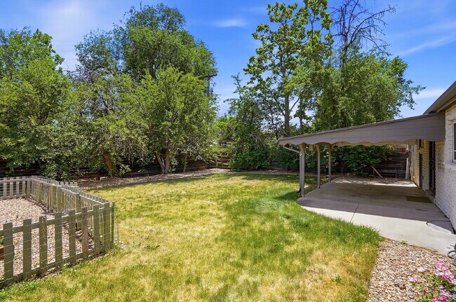 Building Photo - $2,740.95, 4 Beds - 3 Bath, Single Family Home in Denver with Washer and Dryer!