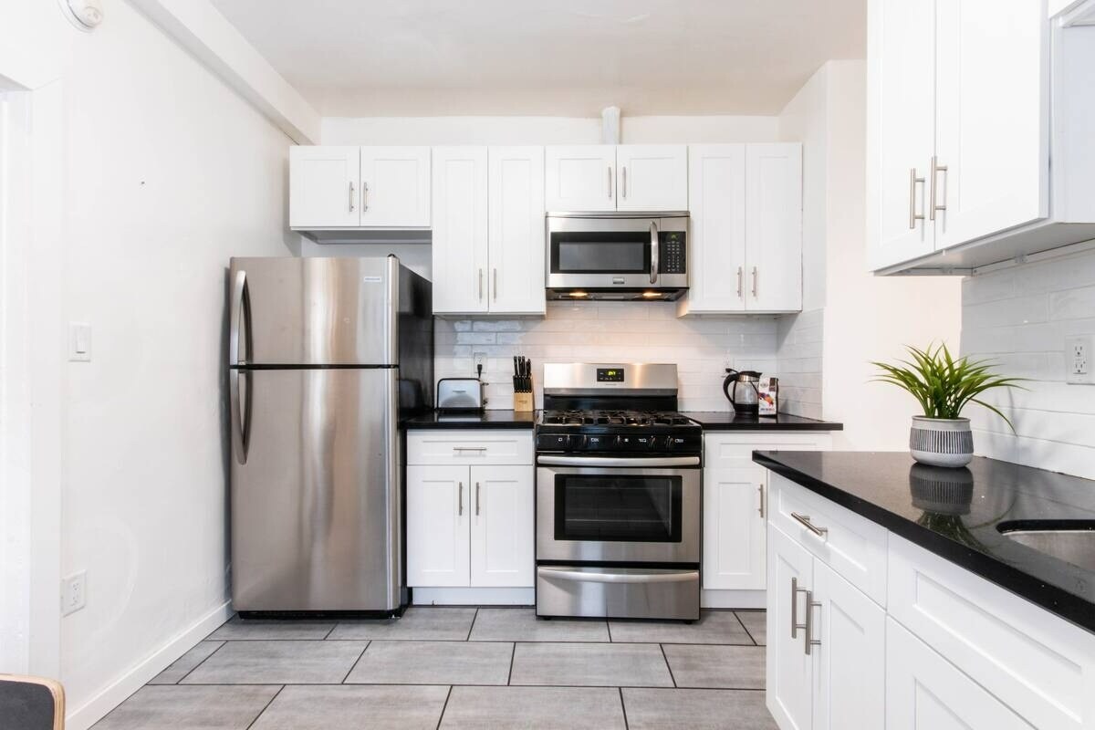 Building Photo - 1806 Washington Way