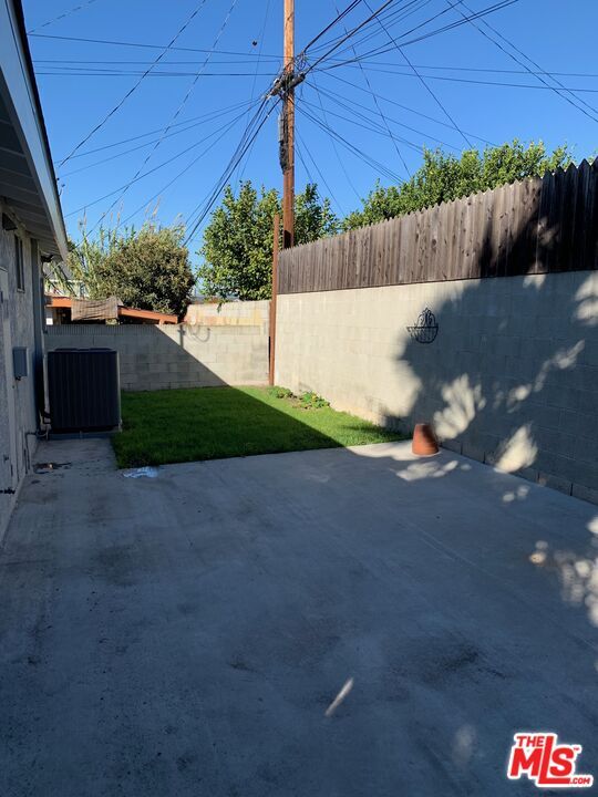 Building Photo - 20514 Catalina St