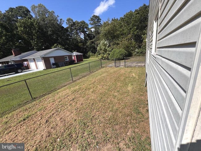 Building Photo - 42802 Higgs Ln