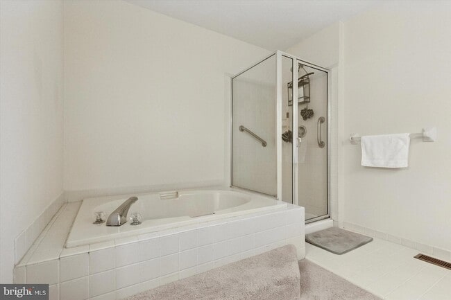 Building Photo - 235 Copper Beech Dr