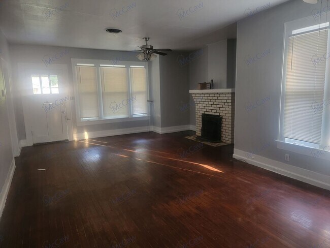 Building Photo - 1203 Polk St
