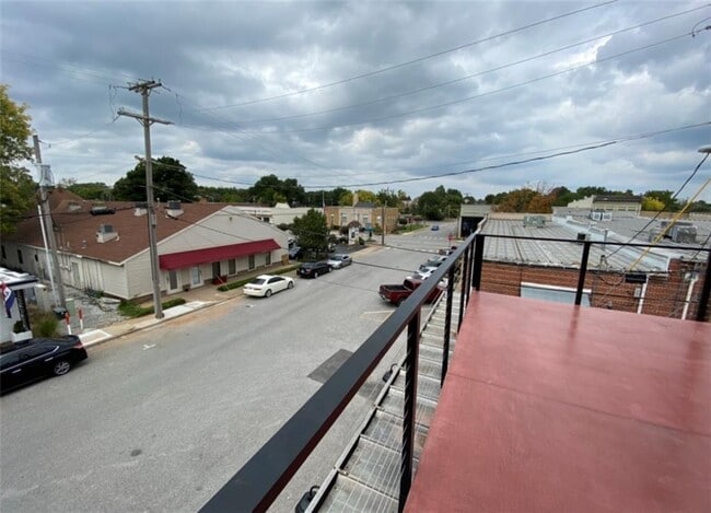 Building Photo - 111 S Main St