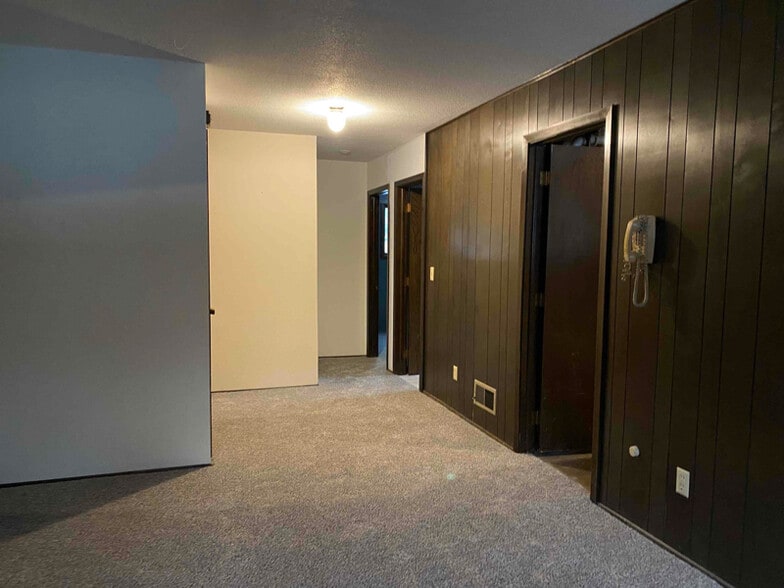 Building Photo - 425 Edgewood Ave