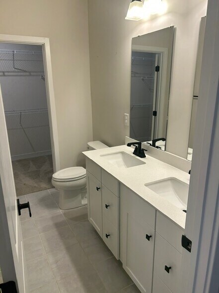 Building Photo - 6155 Station Crossing Ave