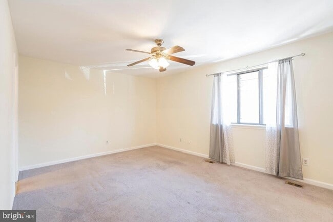 Building Photo - 1004 Worthington Dr