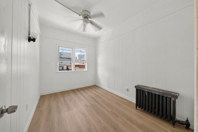 Building Photo - 73 Van Reypen St