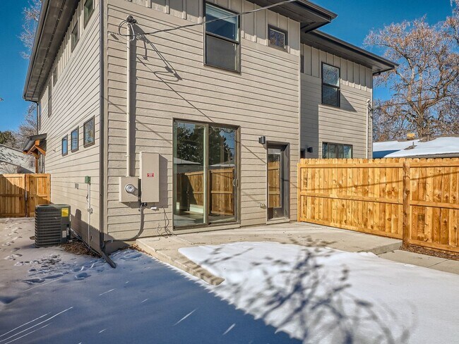 Building Photo - 3434 Garfield