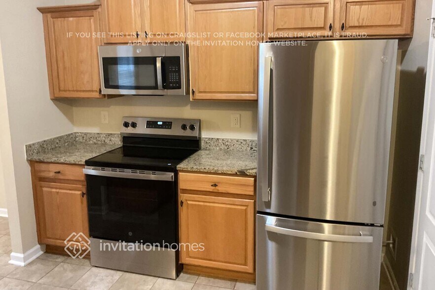 Building Photo - 6532 Silk Tree Pointe