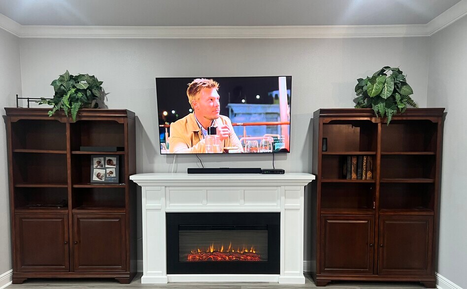 Building Photo - 1302 Windsor St