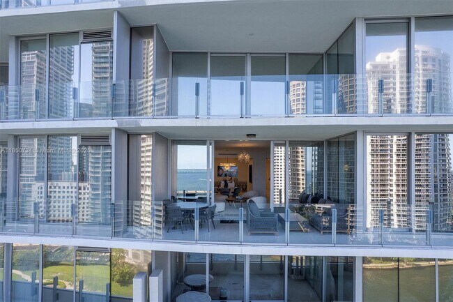 Building Photo - 300 Biscayne Blvd Way