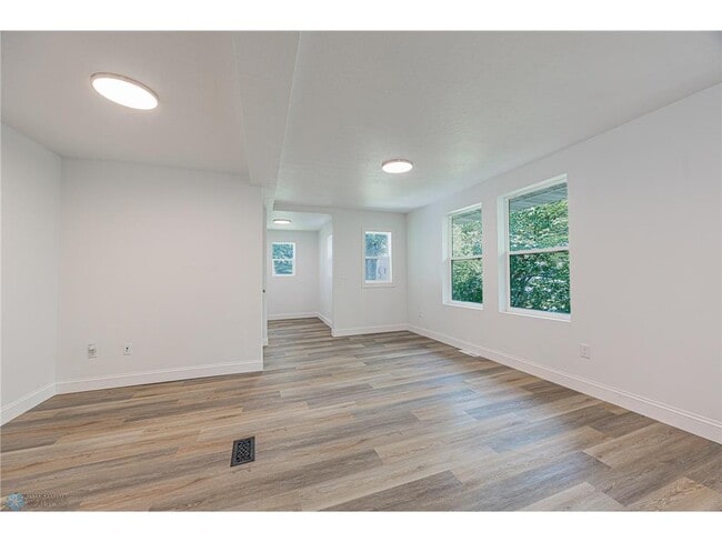 Building Photo - 1814 5th St N