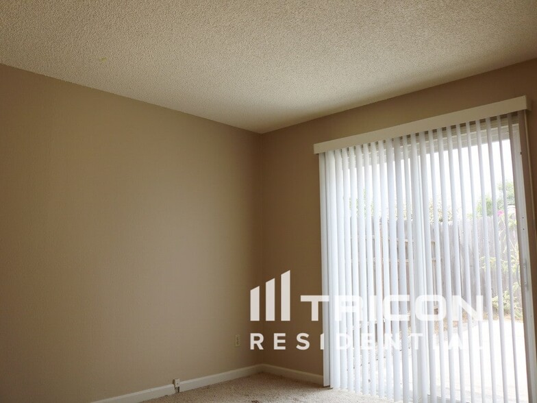 Building Photo - 506 Hyacinth Ct