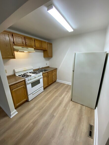 Building Photo - 32 Elsmere Blvd