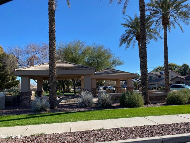 Building Photo - 14641 W Hearn Rd