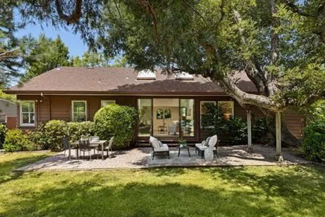 Building Photo - Charming 3bd/3bth Mid Century Home in Lark...