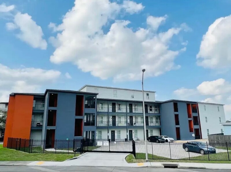 Building Photo - 305 W Second St