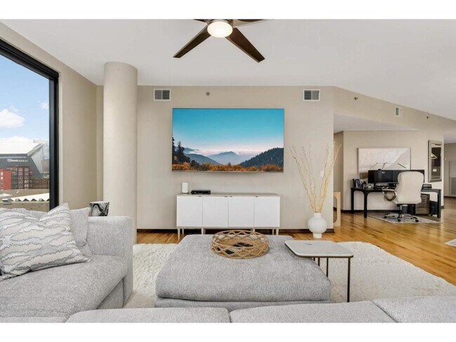 Building Photo - 1240 S 2nd St